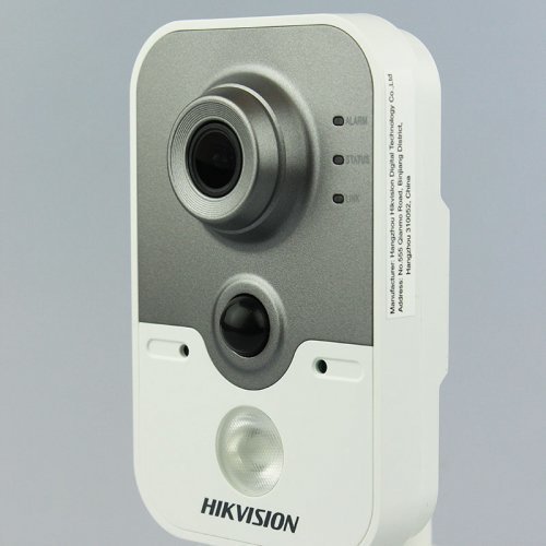 IP Камера Hikvision DS-2CD2422FWD-IW (2.8 мм)