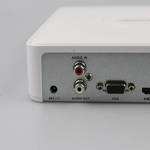 IP відеореєстратор Hikvision DS-7104NI-E1/4P