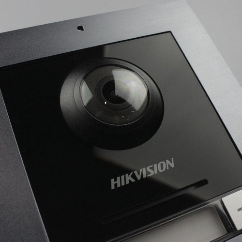 Вызывная панель Hikvision DS-KD8003-IME1/Surface с накладной рамкой для IP-домофонов